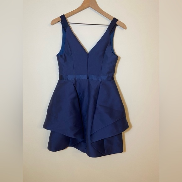 HALSTON Heritage Evening Collection V-neck navy Dramatic Flounce Dress Sz 2 NWT - Picture 7 of 9